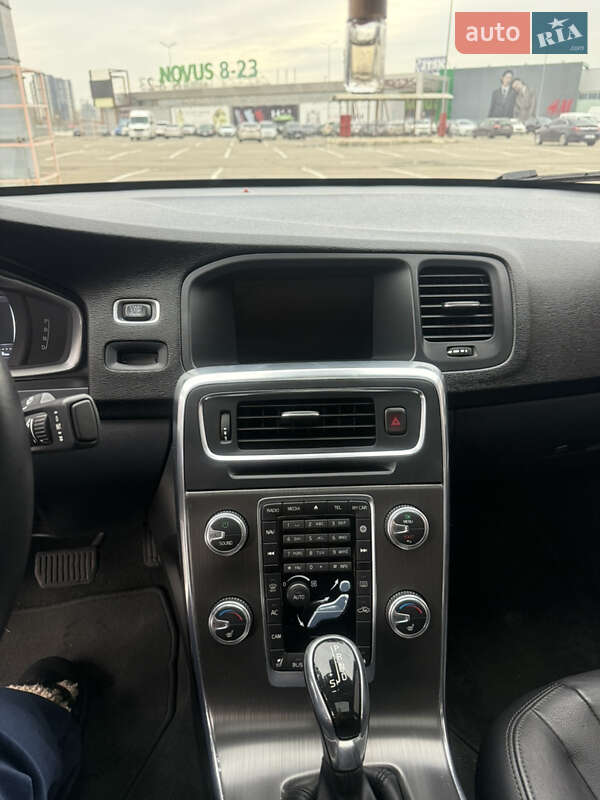 Седан Volvo S60 2015 в Києві фото 10 Седан Volvo S60 2015 в Києві