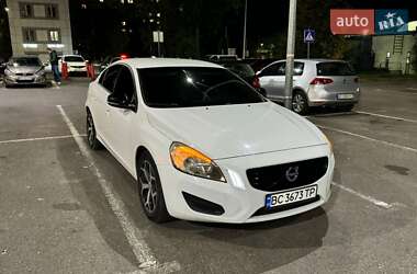 Седан Volvo S60 2011 в Львове