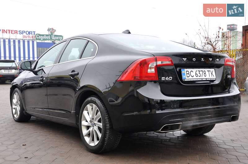 Седан Volvo S60 2016 в Львові
