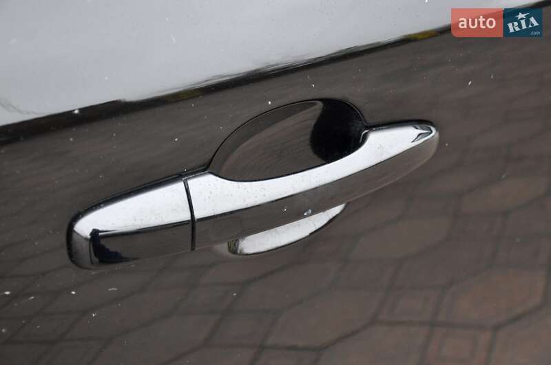 Седан Volvo S60 2016 в Львові