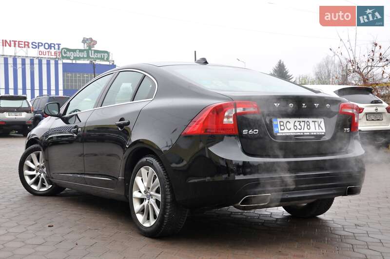 Седан Volvo S60 2016 в Львові