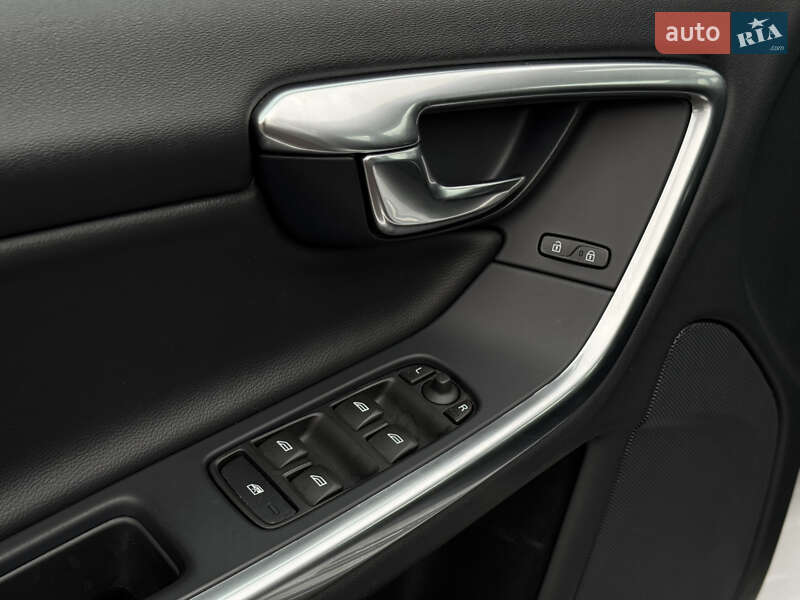 Седан Volvo S60 2016 в Радивилове фото 32 Седан Volvo S60 2016 в Радивилове