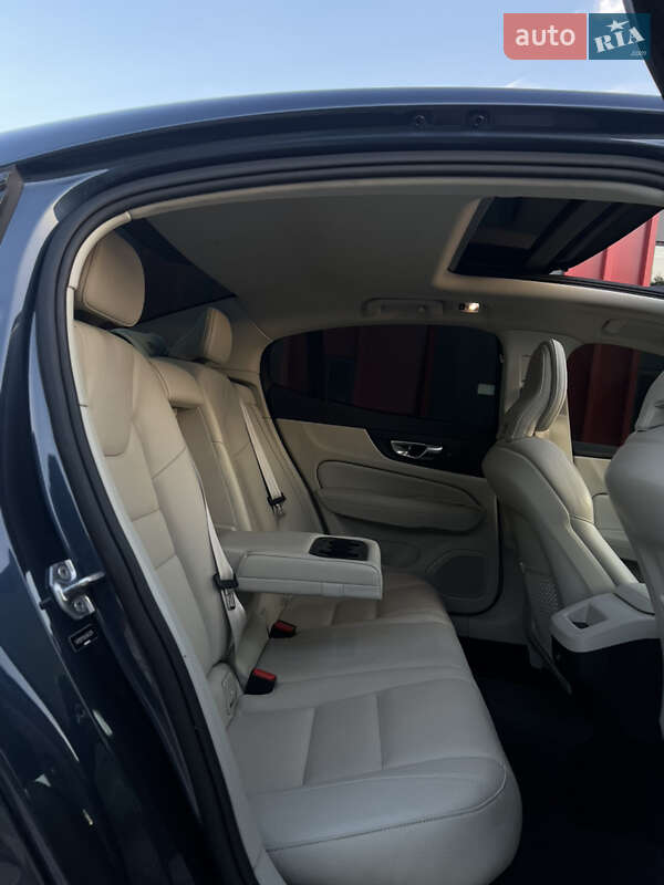 Седан Volvo S60 2020 в Львове фото 28 Седан Volvo S60 2020 в Львове