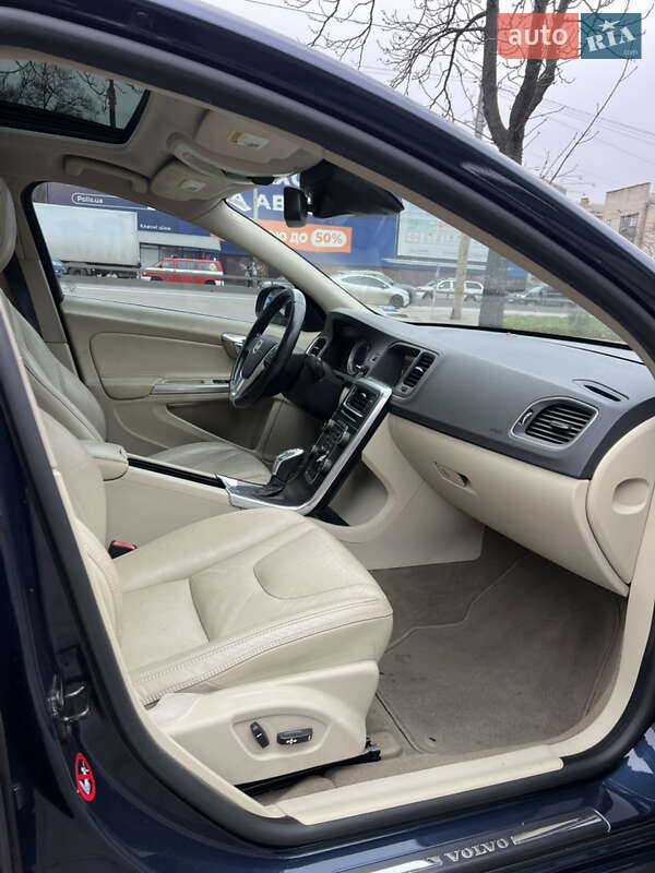 Седан Volvo S60 2012 в Києві фото 16 Седан Volvo S60 2012 в Києві