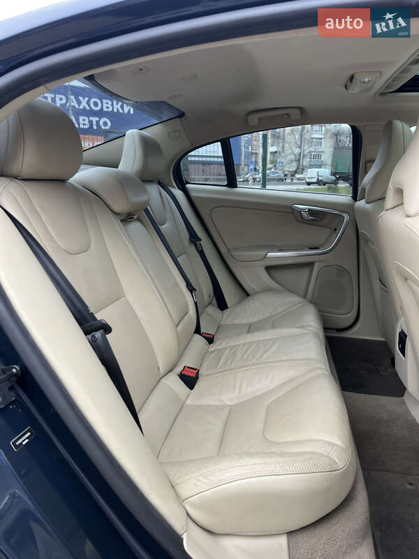Седан Volvo S60 2012 в Києві фото 27 Седан Volvo S60 2012 в Києві