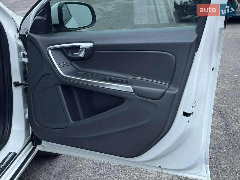 Седан Volvo S60 2017 в Львове