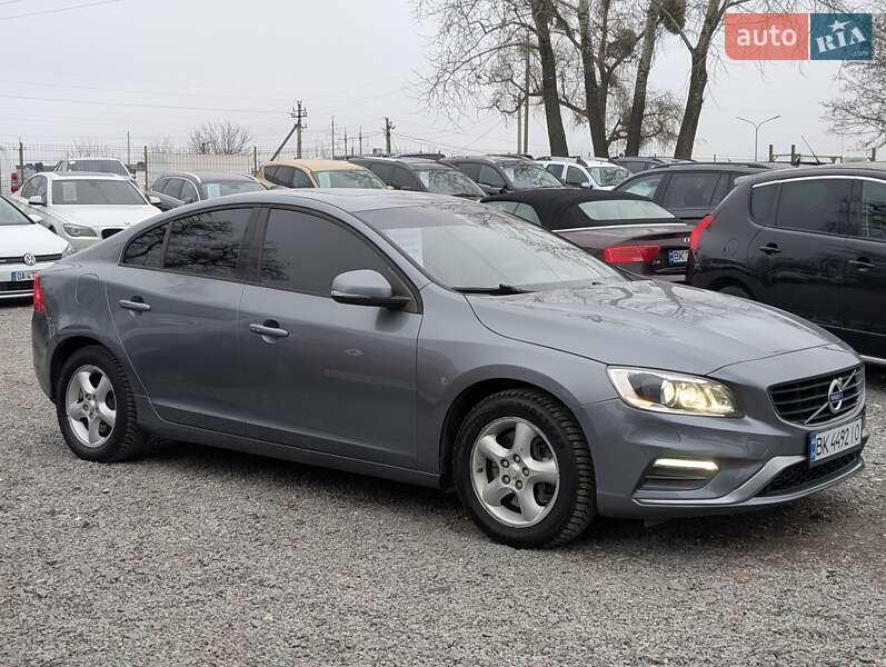 Седан Volvo S60 2017 в Ровно