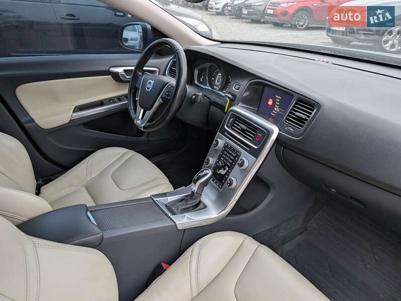 Седан Volvo S60 2017 в Ровно