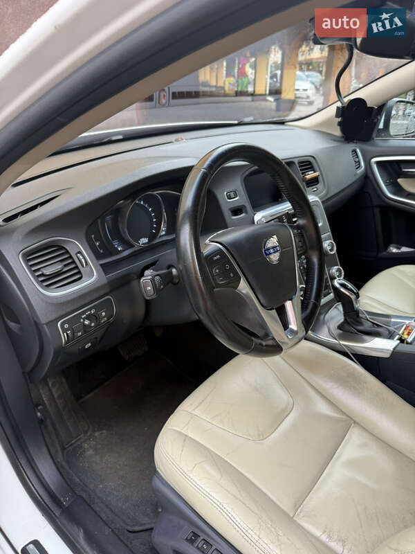 Седан Volvo S60 2016 в Софиевской Борщаговке фото 9 Седан Volvo S60 2016 в Софиевской Борщаговке