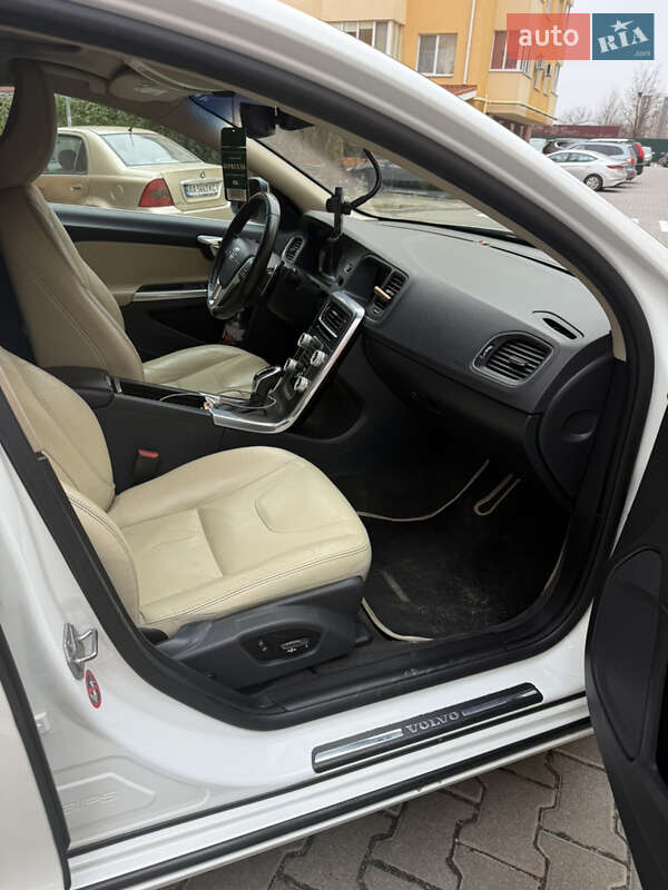 Седан Volvo S60 2016 в Софиевской Борщаговке фото 28 Седан Volvo S60 2016 в Софиевской Борщаговке