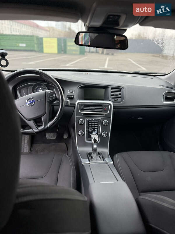 Седан Volvo S60 2013 в Киеве