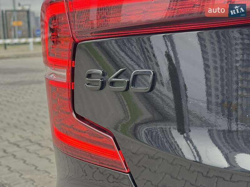 Седан Volvo S60 2024 в Киеве