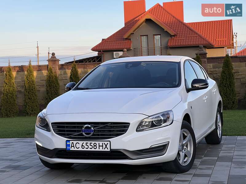 Седан Volvo S60 2015 в Луцке