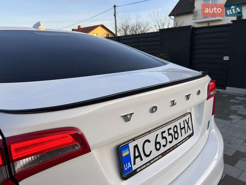 Седан Volvo S60 2015 в Луцке