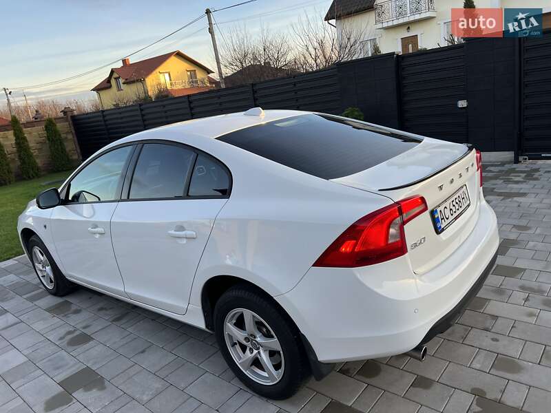Седан Volvo S60 2015 в Луцке