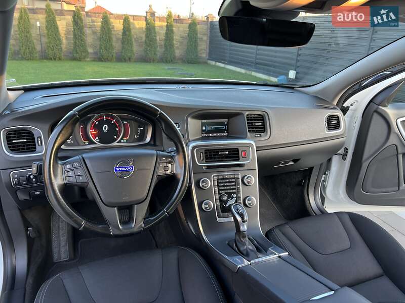 Седан Volvo S60 2015 в Луцке