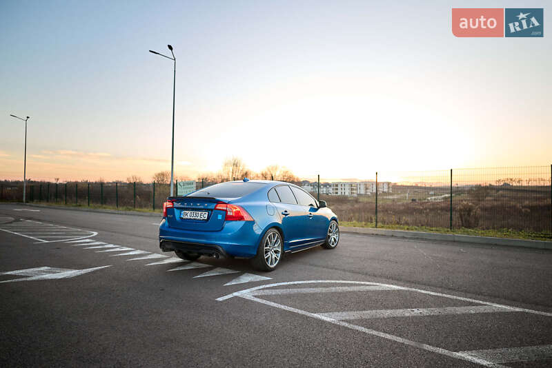 Седан Volvo S60 2017 в Ровно