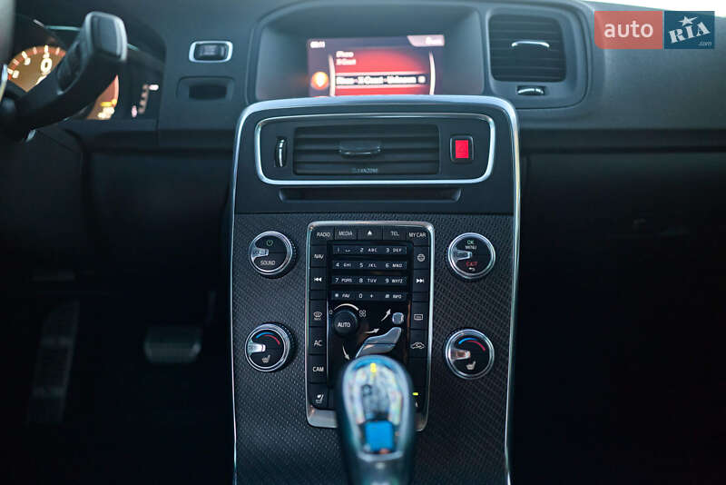 Седан Volvo S60 2017 в Ровно