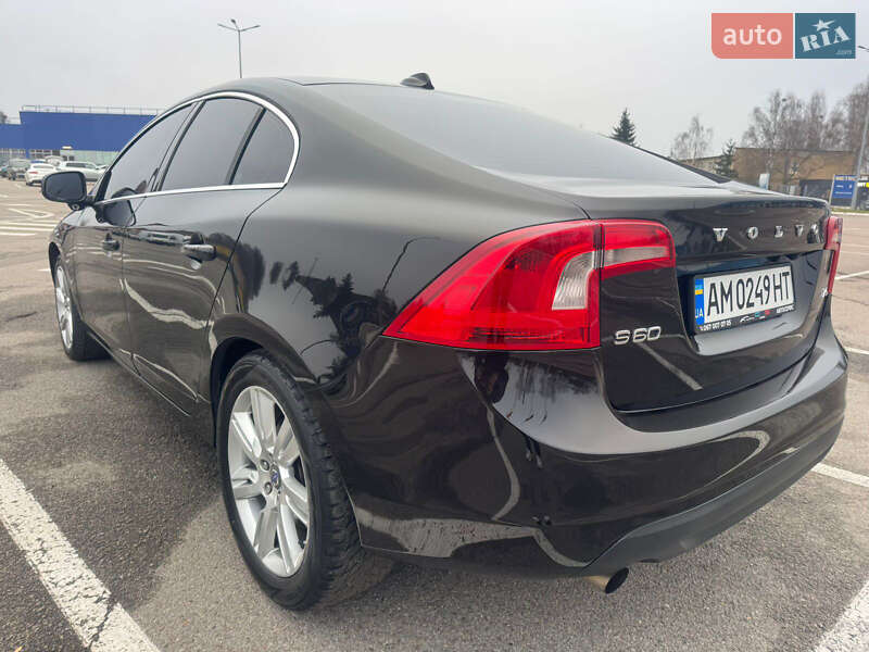 Седан Volvo S60 2011 в Житомире