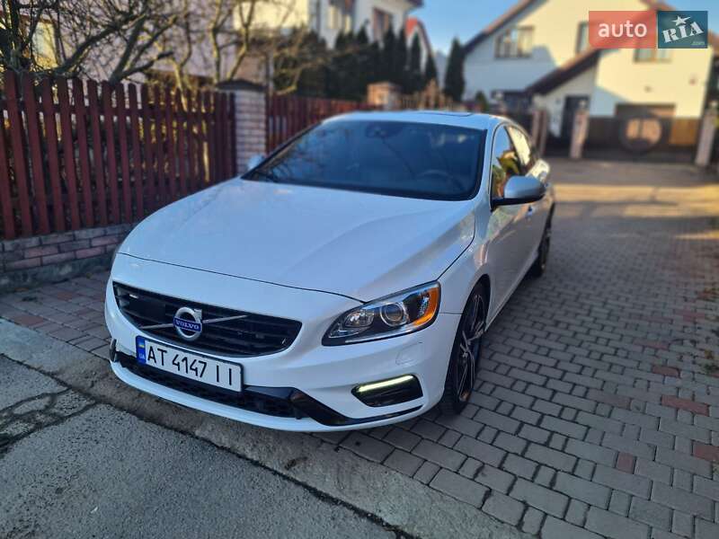 Седан Volvo S60 2015 в Ивано-Франковске