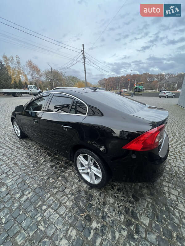 Седан Volvo S60 2014 в Львове