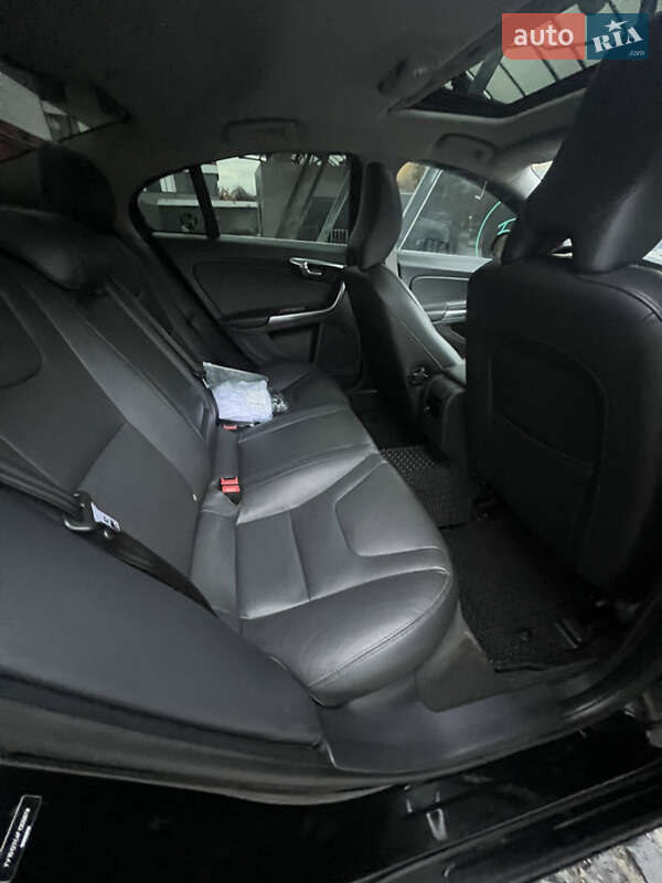 Седан Volvo S60 2014 в Львове