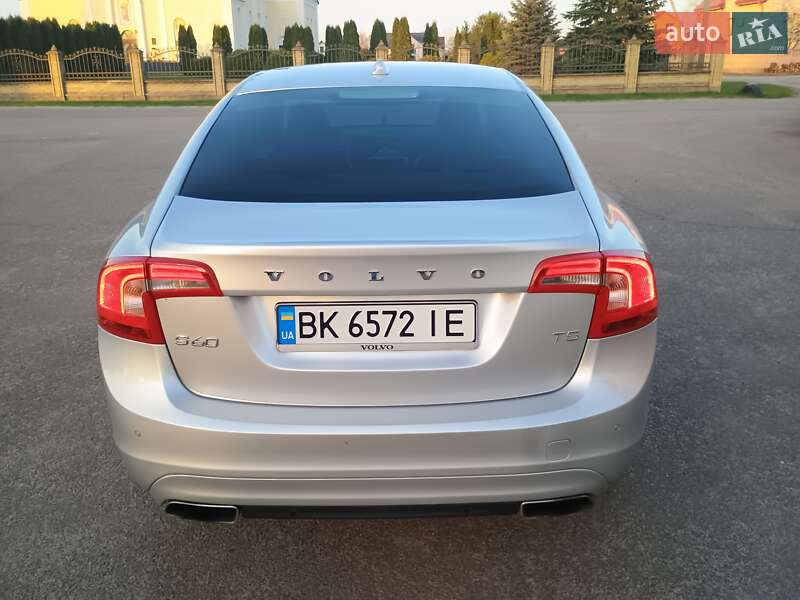 Седан Volvo S60 2015 в Костополе