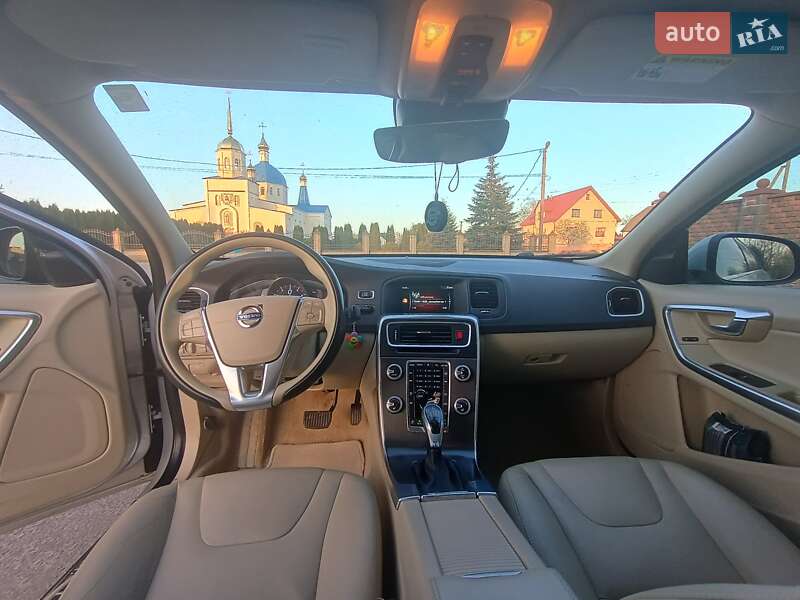 Седан Volvo S60 2015 в Костополе