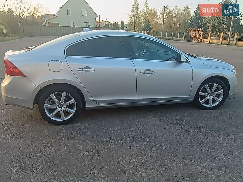 Седан Volvo S60 2015 в Костополе