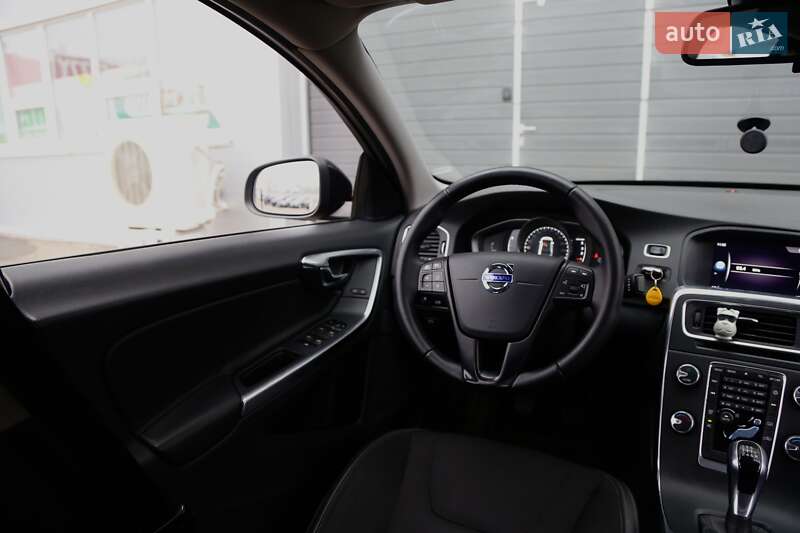 Седан Volvo S60 2017 в Киеве