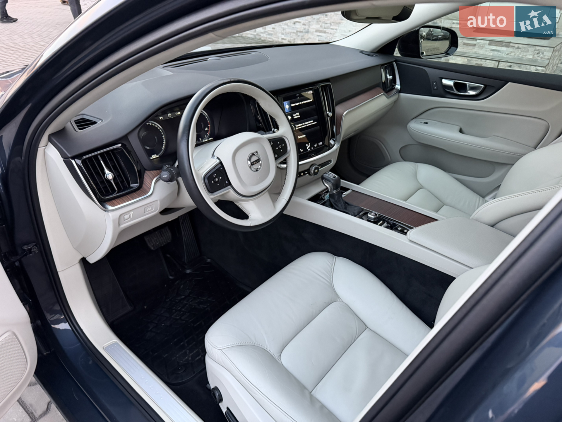 2021 Volvo S60 - мініатюра 17