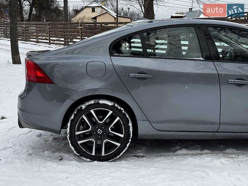 Седан Volvo S60 2016 в Києві