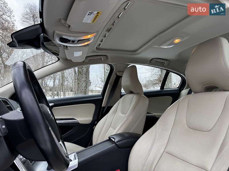 Седан Volvo S60 2016 в Києві