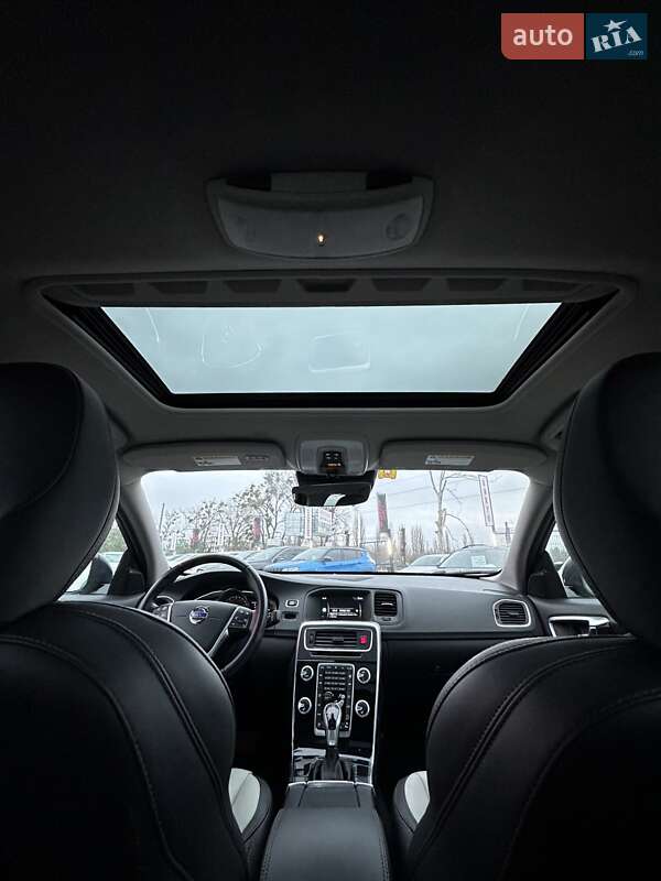 Седан Volvo S60 2015 в Белогородке