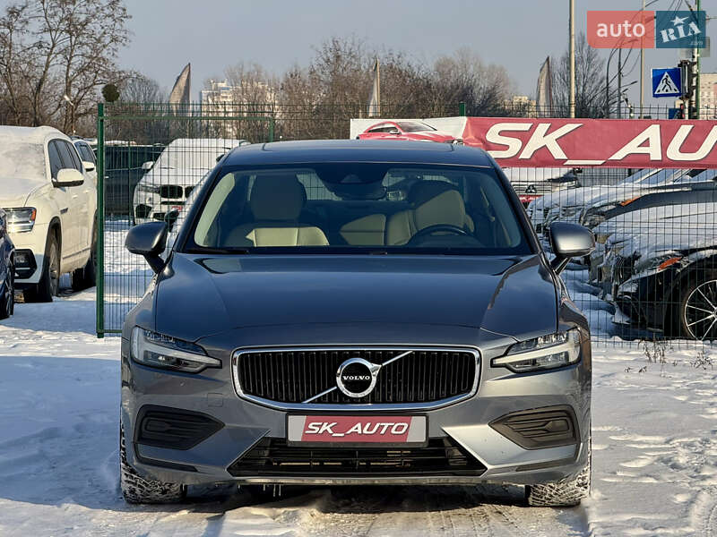 Седан Volvo S60 2019 в Киеве