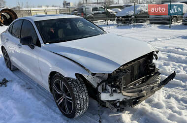 Седан Volvo S60 2020 в Киеве
