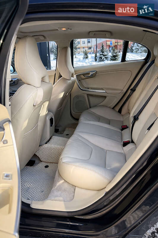 Седан Volvo S60 2015 в Ровно фото 15 Седан Volvo S60 2015 в Ровно