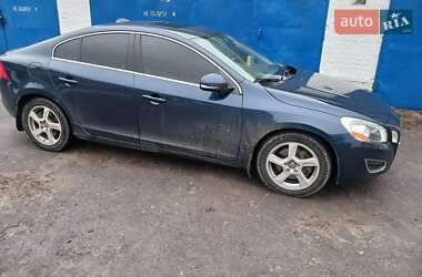 Седан Volvo S60 2013 в Лебедине