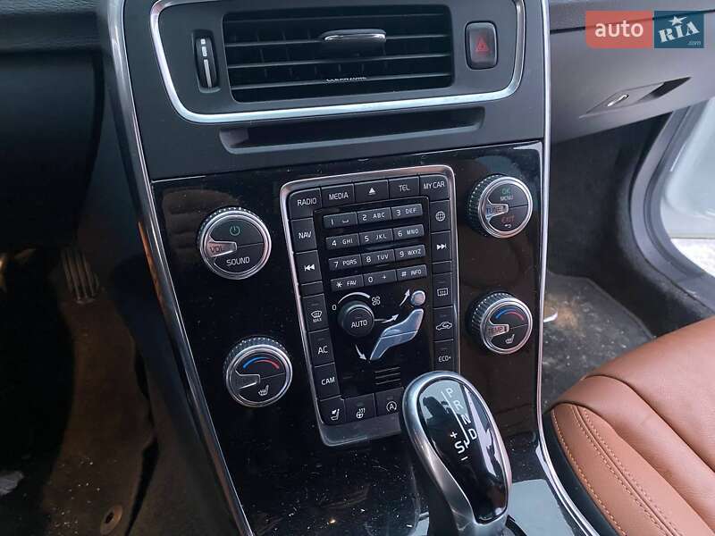 Седан Volvo S60 2018 в Львове