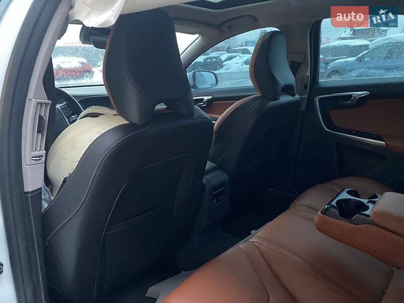 Седан Volvo S60 2018 в Львове