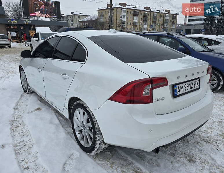 Седан Volvo S60 2015 в Житомире