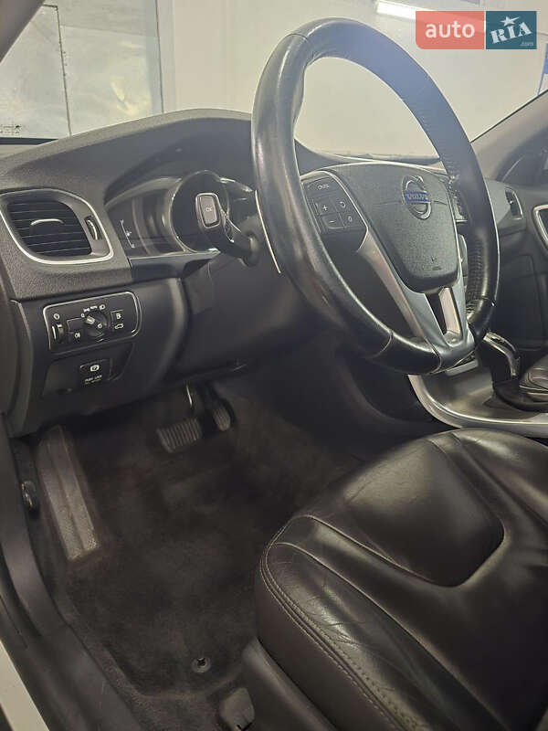 Седан Volvo S60 2015 в Житомире