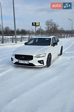 Седан Volvo S60 2023 в Киеве