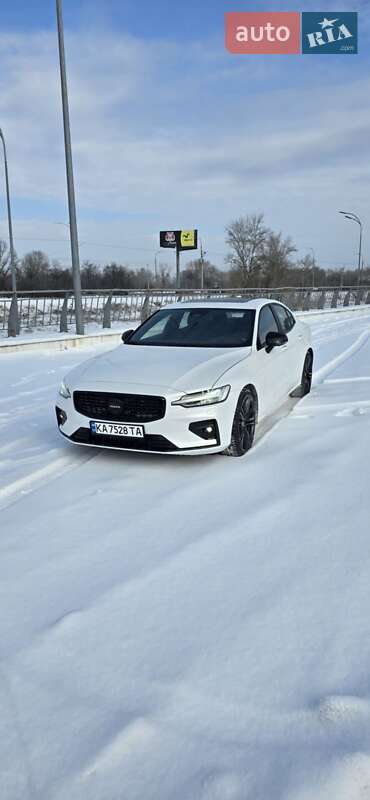 Volvo S60 2023