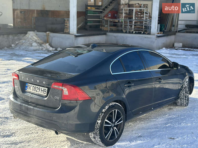 Седан Volvo S60 2011 в Львове