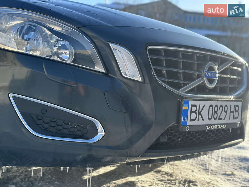 Седан Volvo S60 2011 в Львове