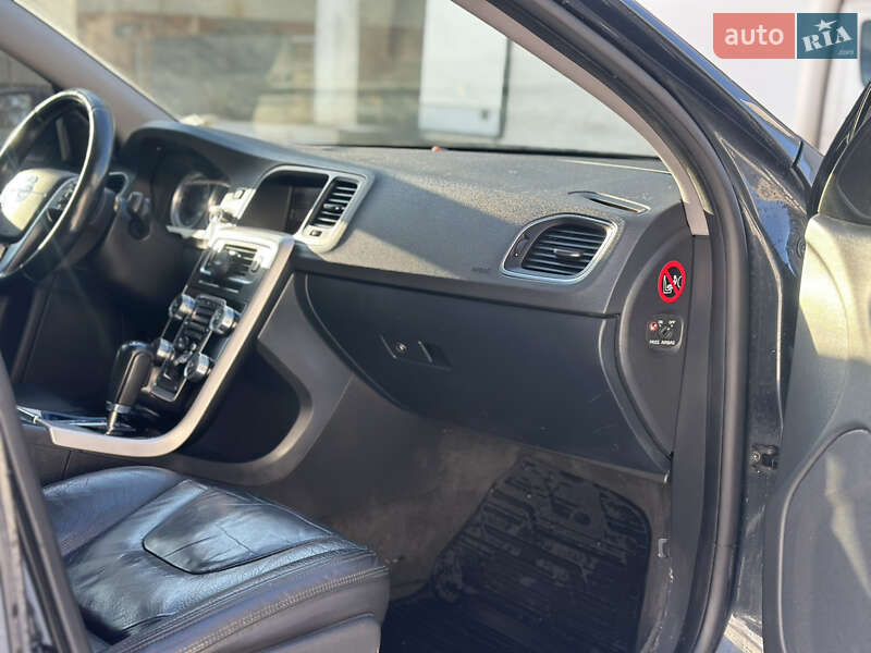 Седан Volvo S60 2011 в Львове