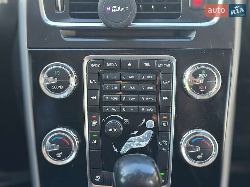 Седан Volvo S60 2011 в Львове