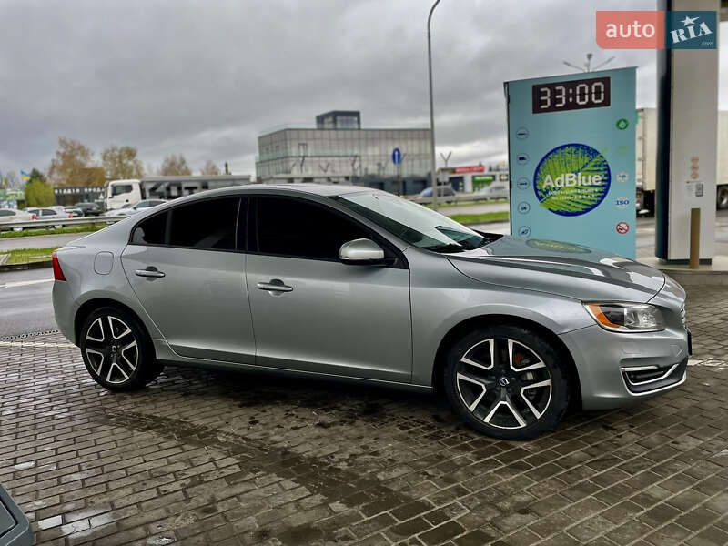 Седан Volvo S60 2016 в Львове