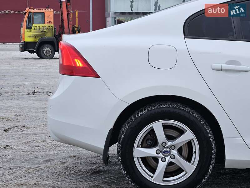 Седан Volvo S60 2015 в Киеве фото 9 Седан Volvo S60 2015 в Киеве